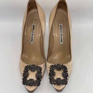Manolo Blahnik Hangisi Satin Pumps 35.5 beige